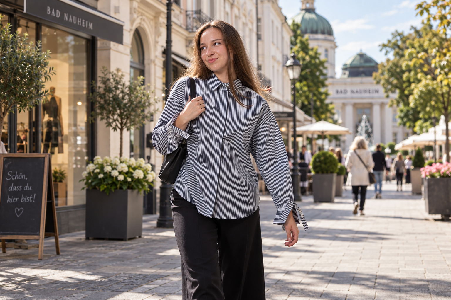 Bad Nauheim Streetstyle - Streifenbluse mit Straßmanschette
