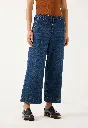 61914488-0963_web_model_front.webp