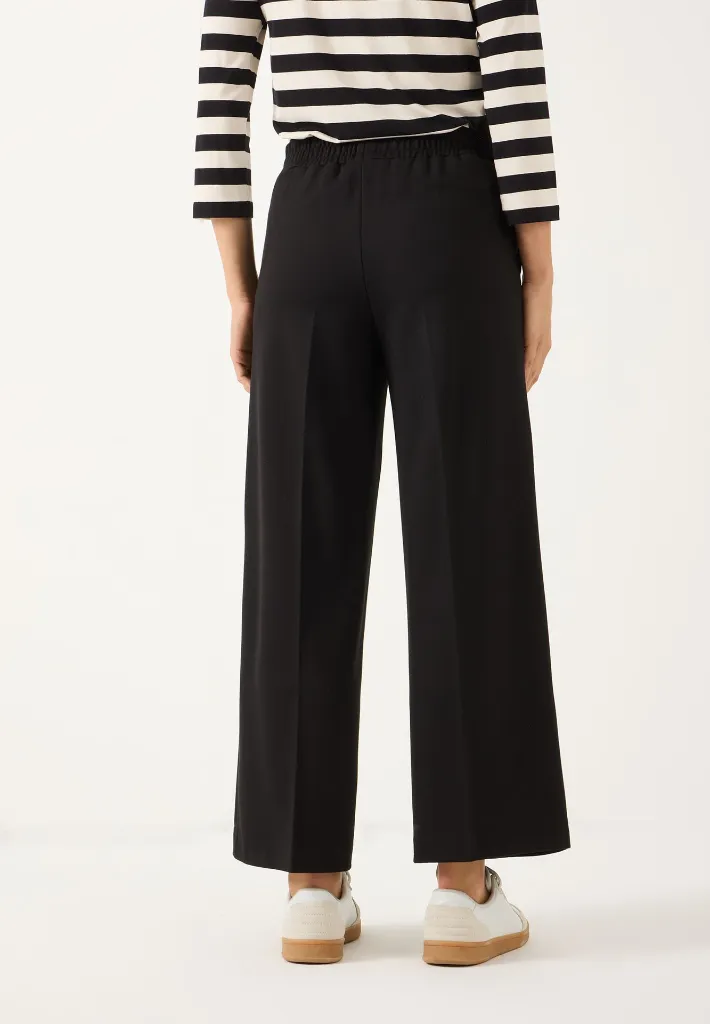 61914496-0790_web_model_detail3.webp