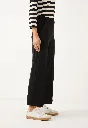 61914496-0790_web_model_detail2.webp