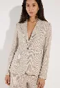 61916414-2064_web_model_front.webp