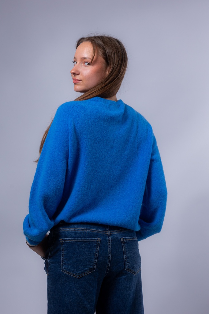 MA5057_BL_Back