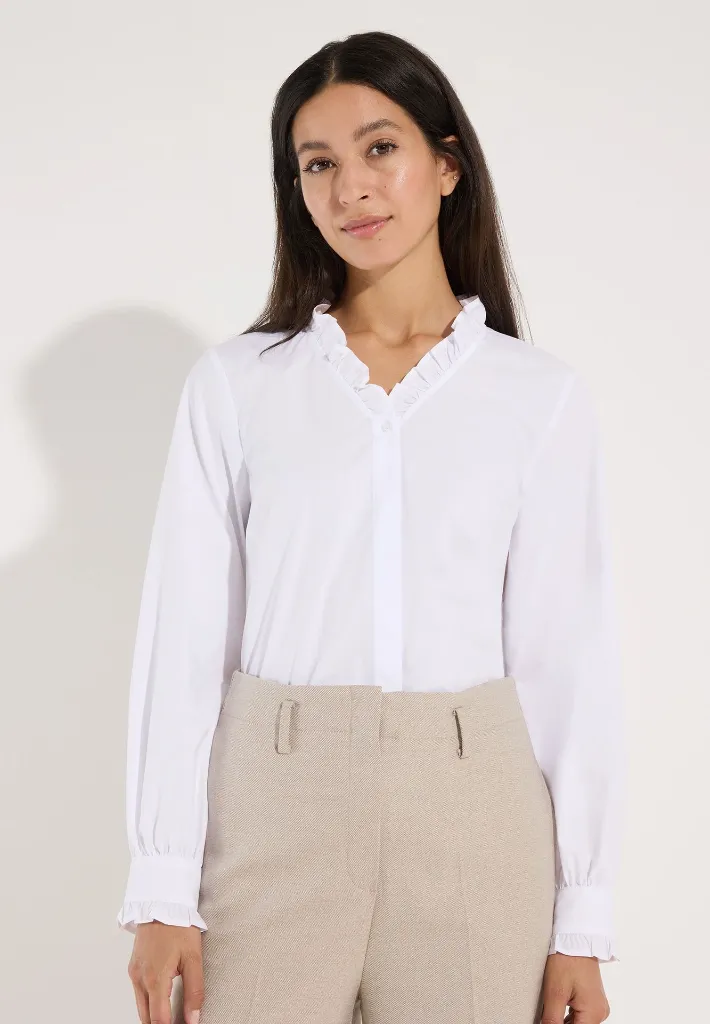 61912005-0010_web_model_front.webp