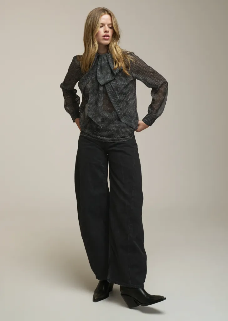0039_AW26-222631Dorothea0001-0518-Looked-Cropped-1440px-sRGB-Q90.webp