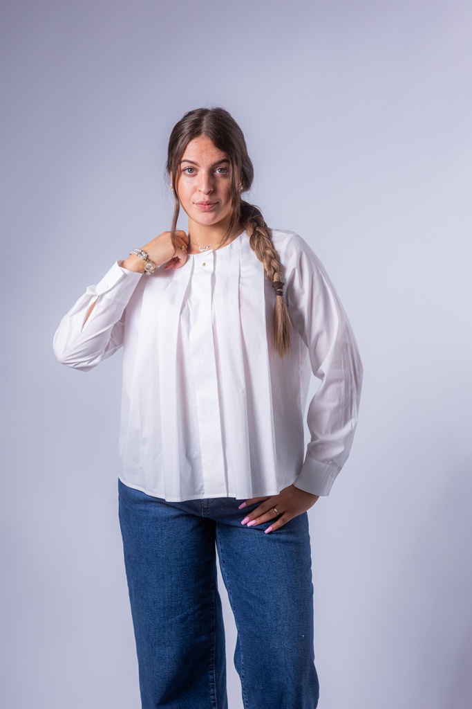 Kastige Langarm-Bluse mit Kellerfalten und Goldknopf